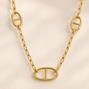 Aurelia Link Necklace detail