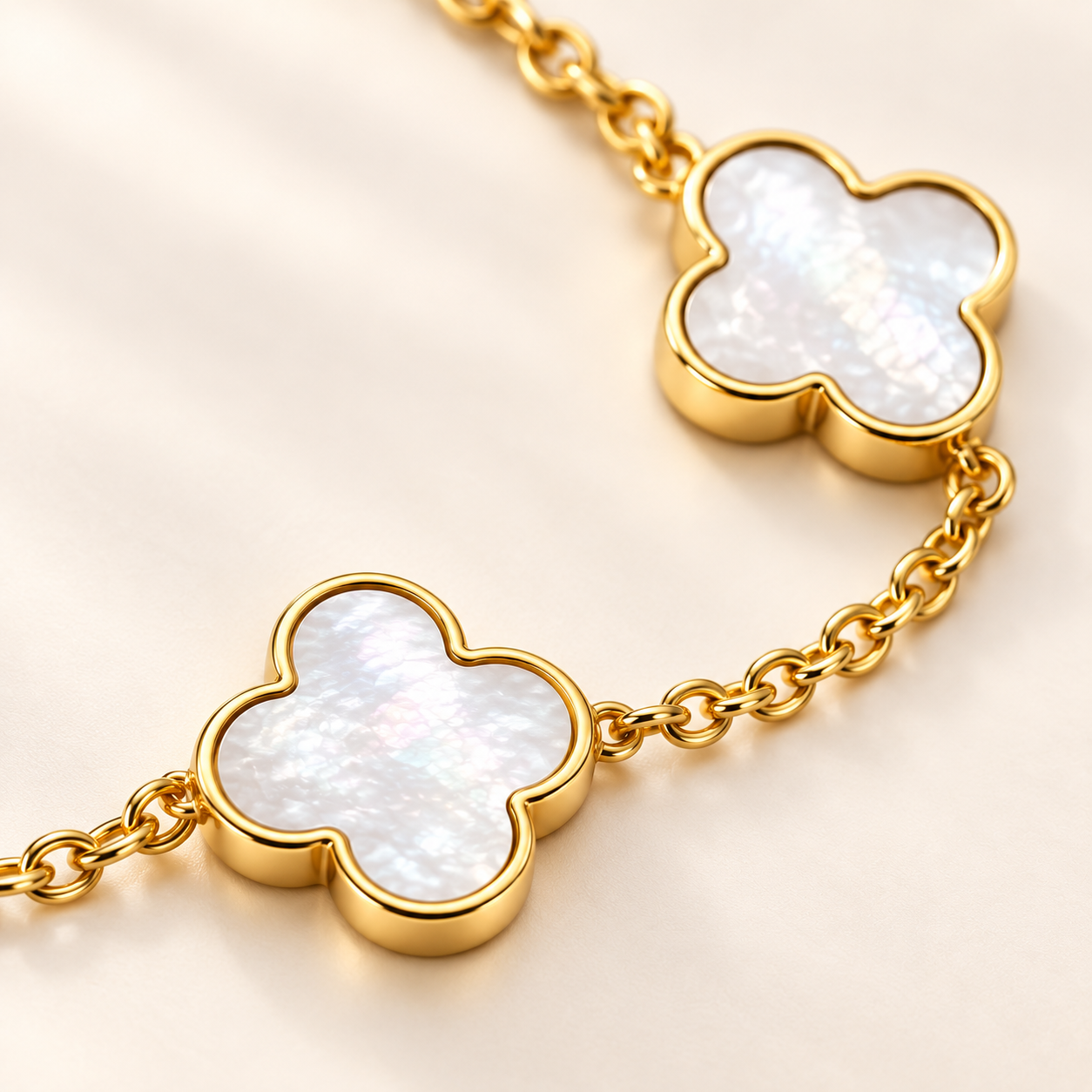 Mirella Pearlescent Clover Bracelet close-up