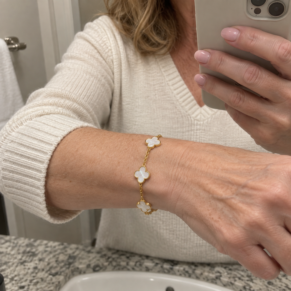 ROSAVIENA review preview — Mirella Pearlescent Clover Bracelet