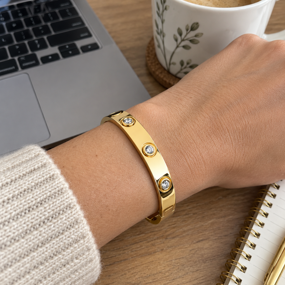 ROSAVIENA review preview — Vittoria Crystal Bangle