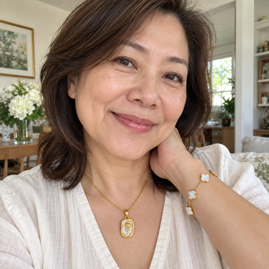 ROSAVIENA UGC jewelry customer photo 7
